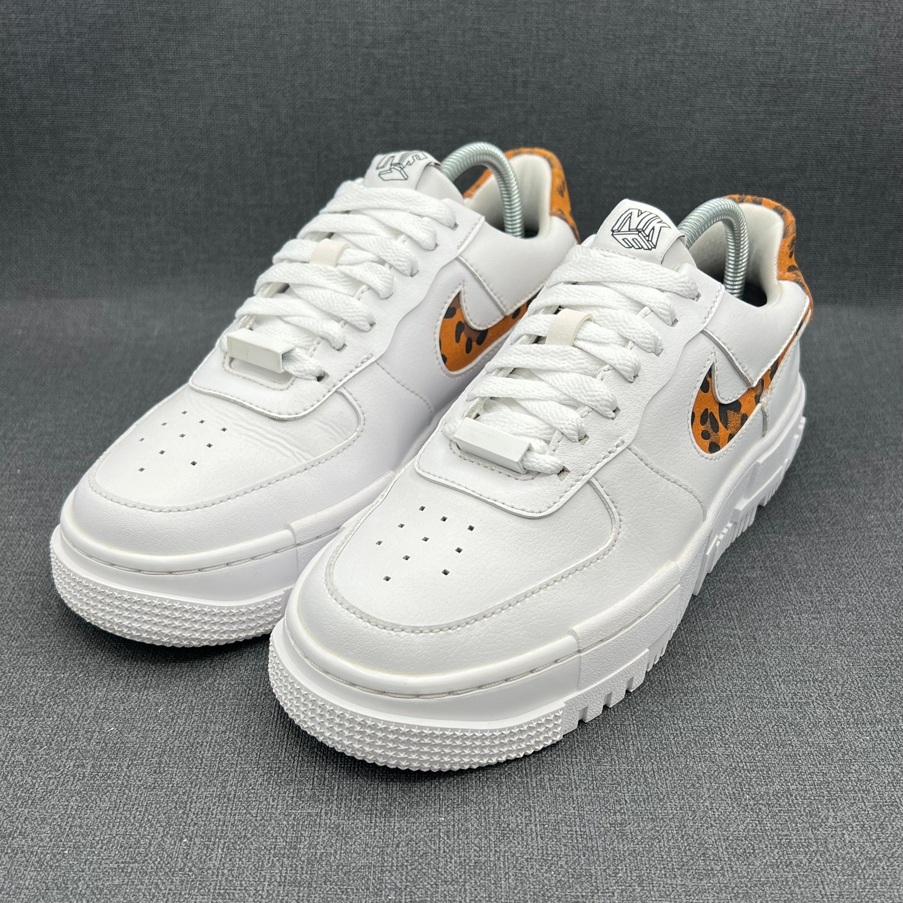 Nike Air Force 1 Pixel