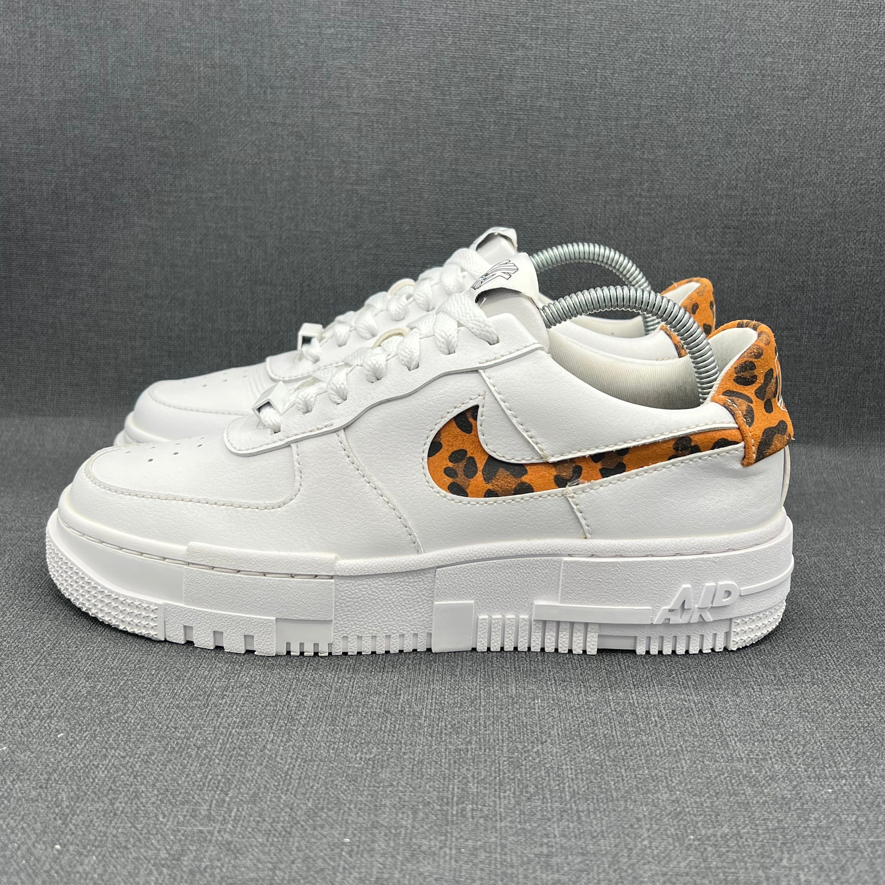 Nike Air Force 1 Pixel