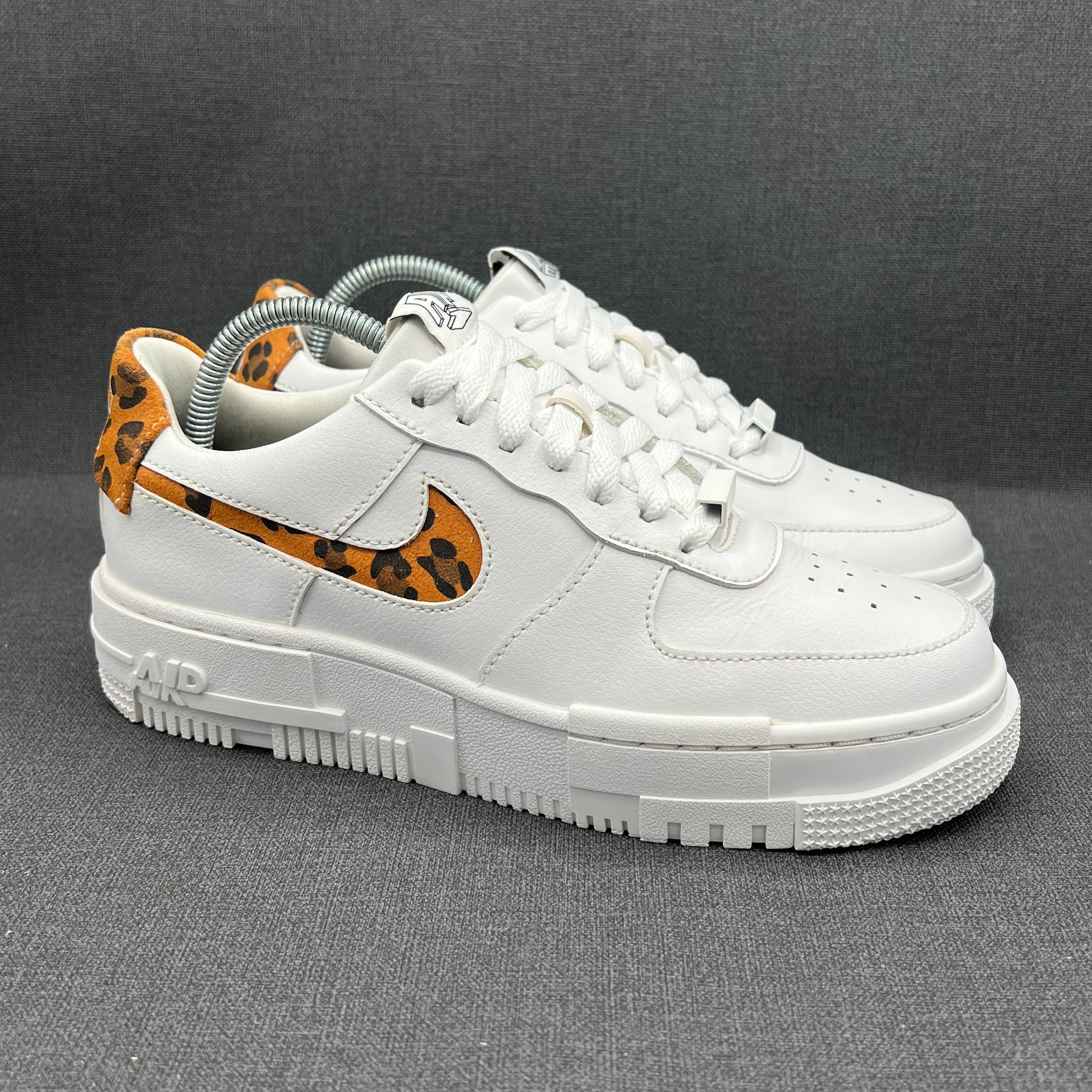 Nike Air Force 1 Pixel
