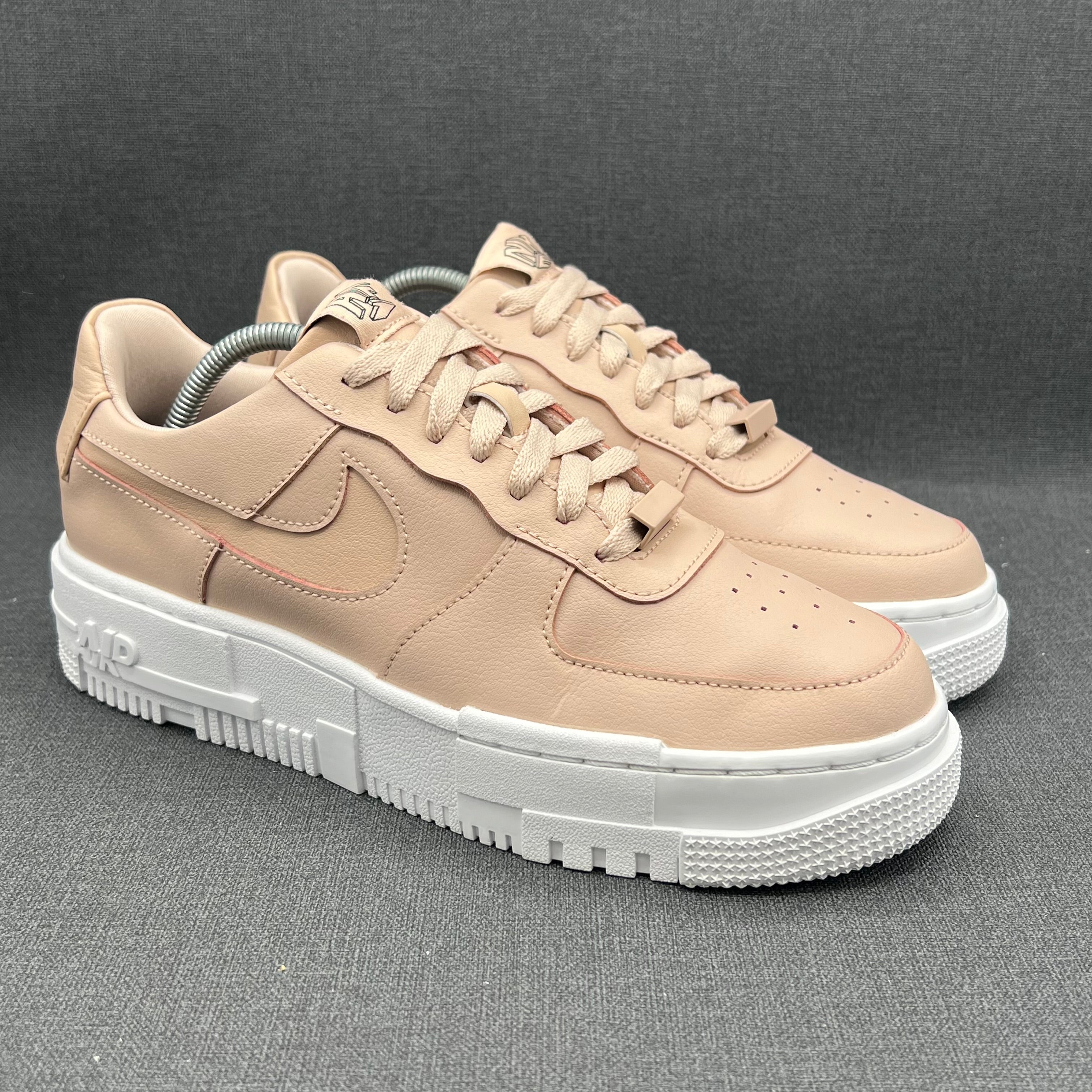 Nike Air Force 1 Pixel