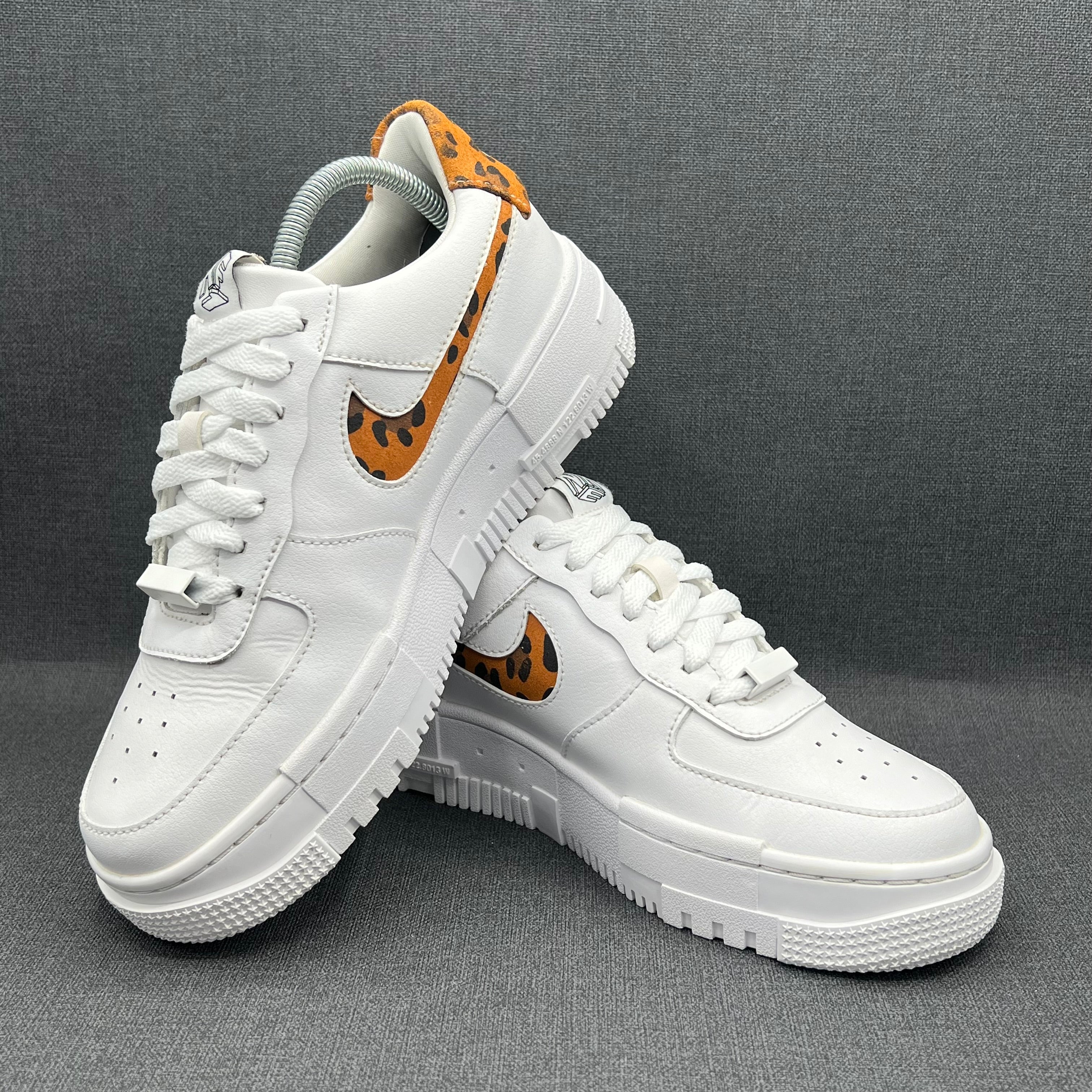 Nike Air Force 1 Pixel