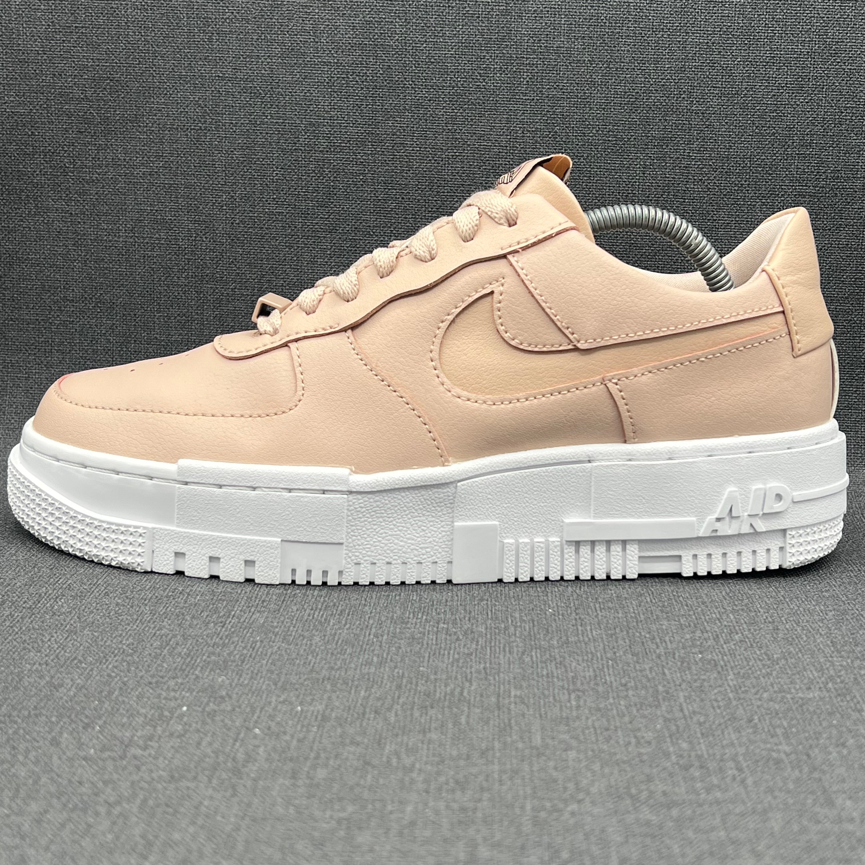 Nike Air Force 1 Pixel