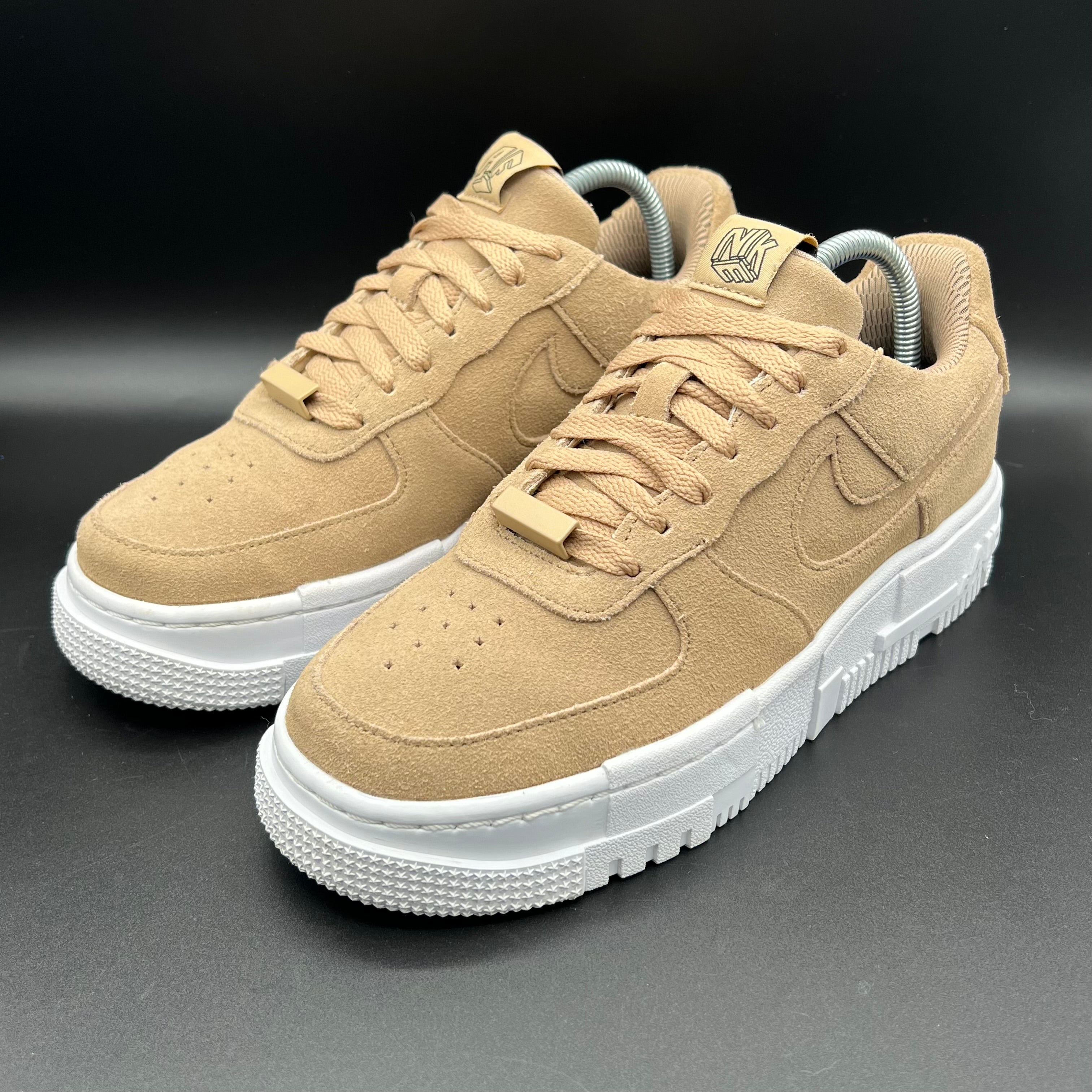 Nike air force 1 pixel