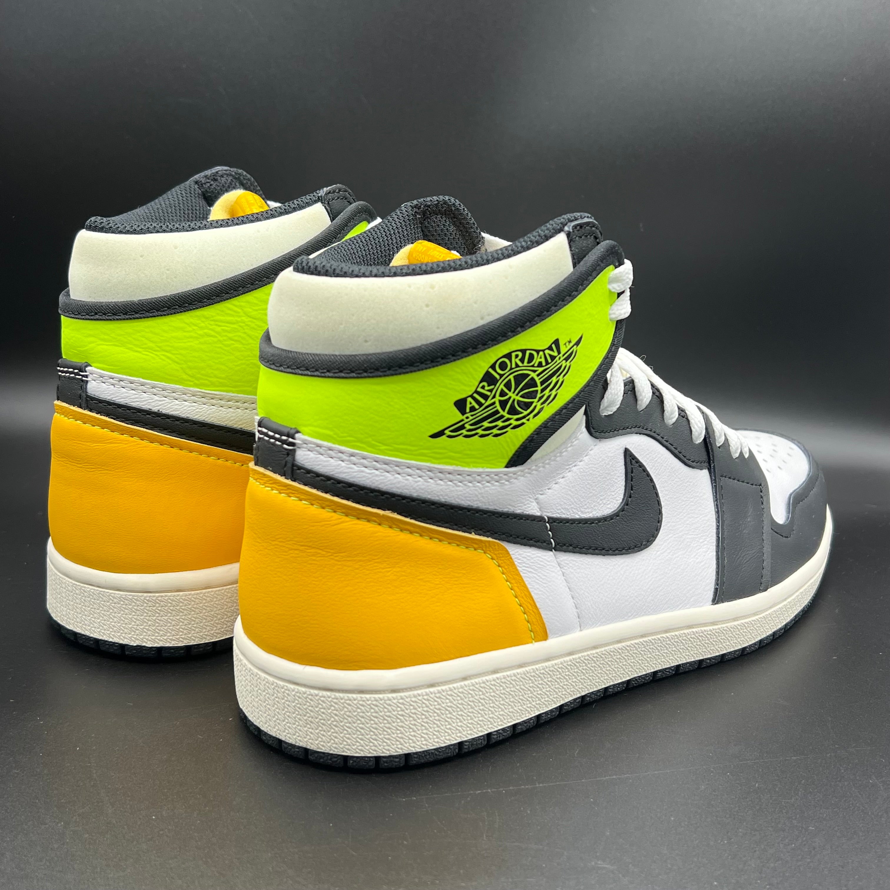 Air Jordan 1 High Volt