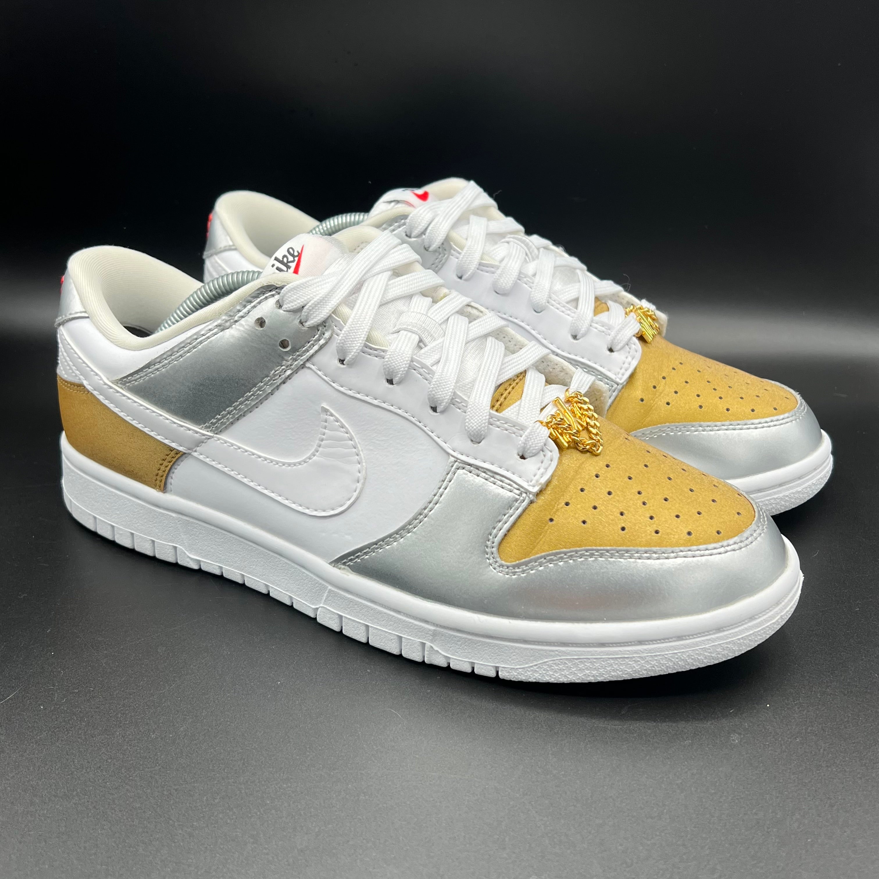 Nike dunk low silver / gold