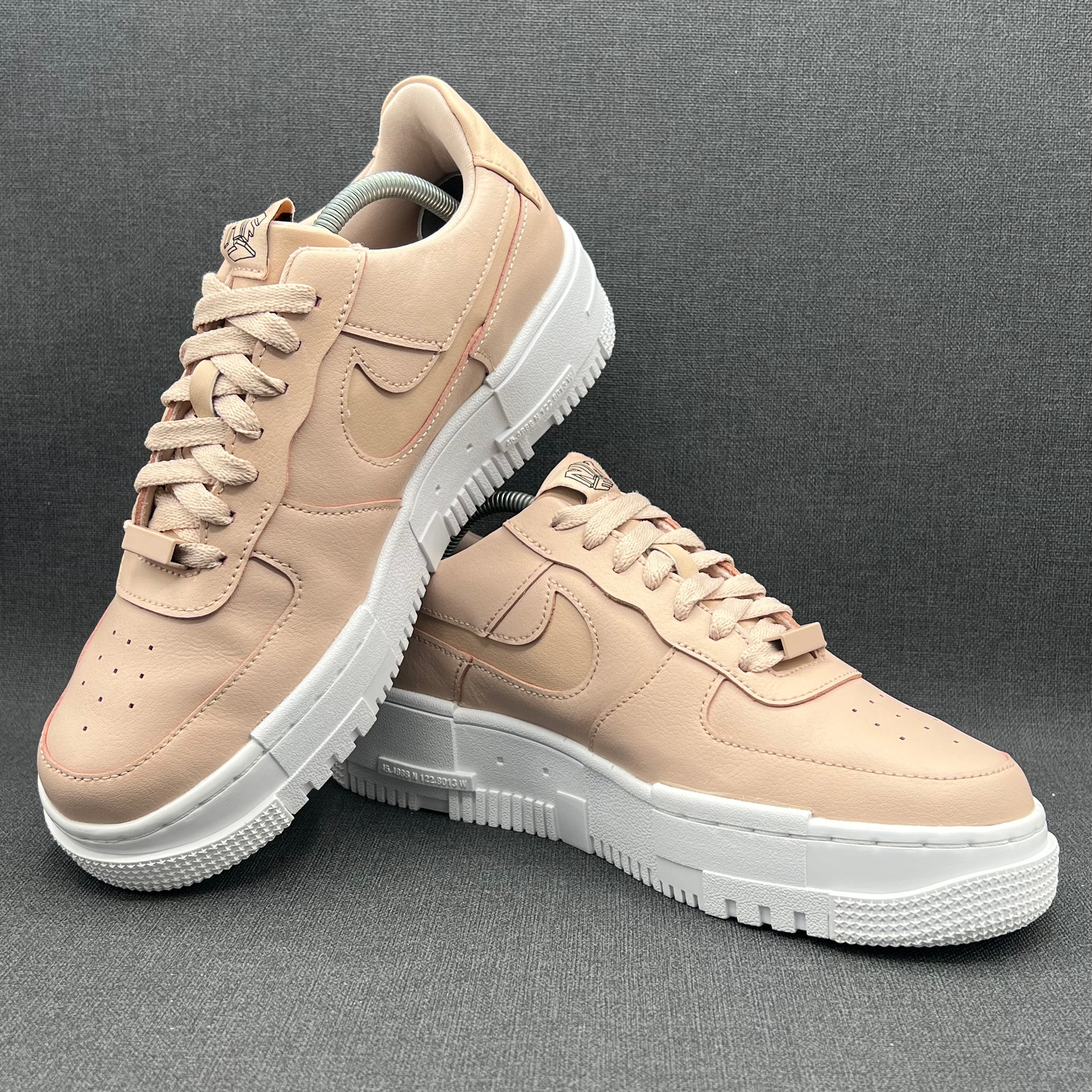 Nike Air Force 1 Pixel