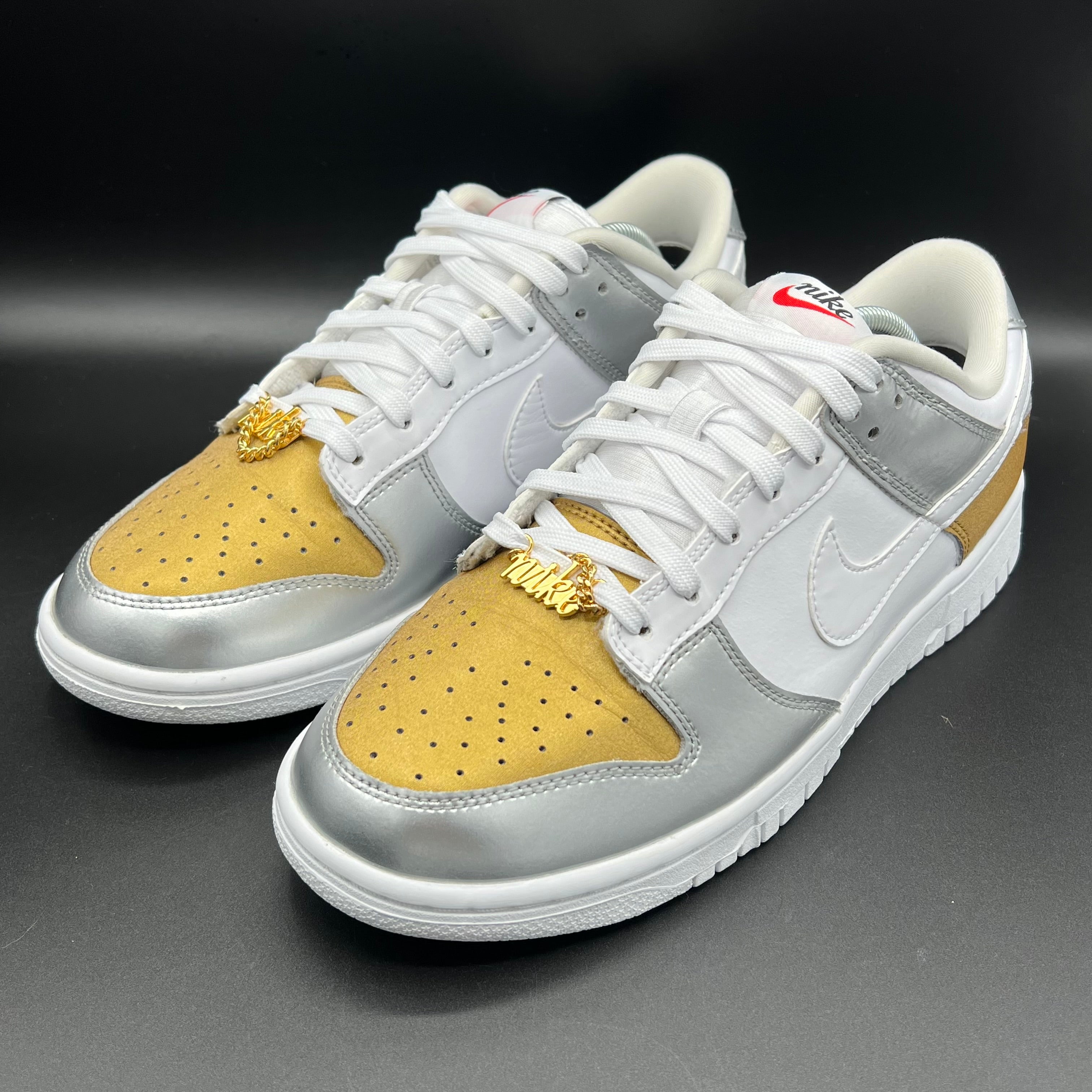 Nike dunk low silver / gold