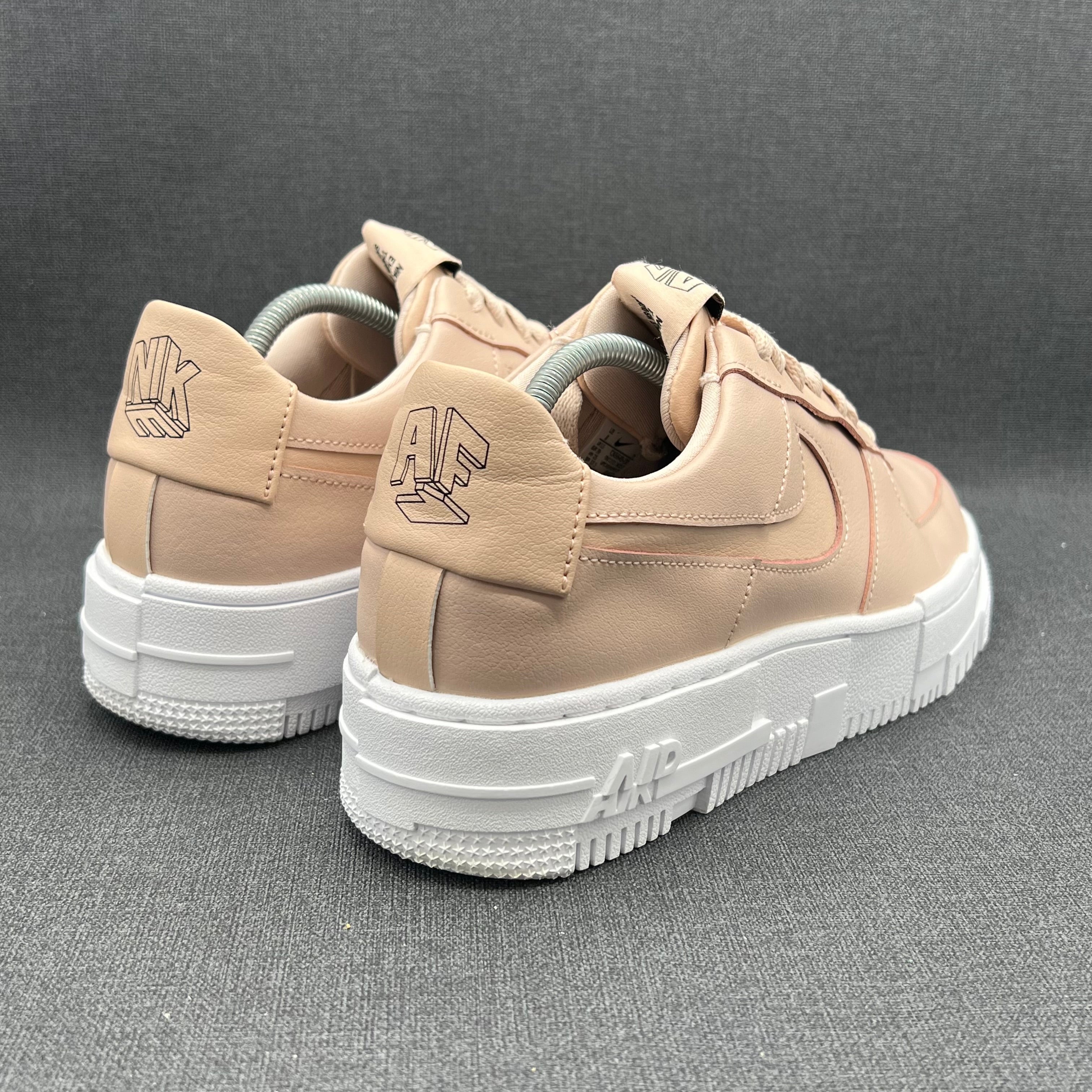Nike Air Force 1 Pixel